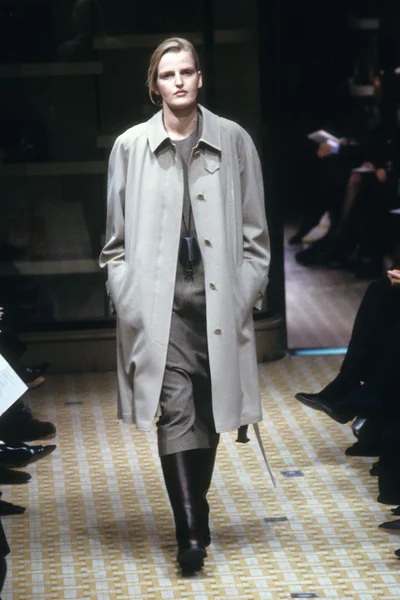 Look 18